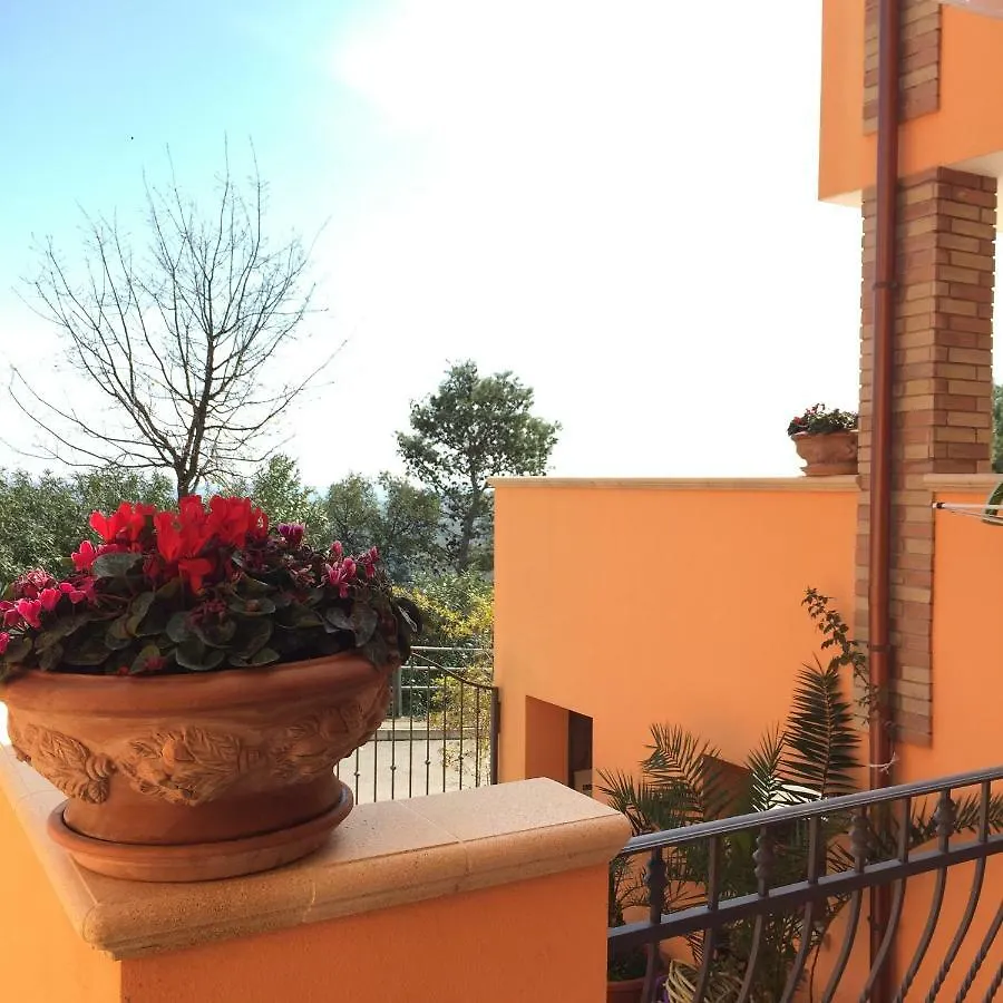 فيلابوتزو Appartamento Via Dei Pini 0*,